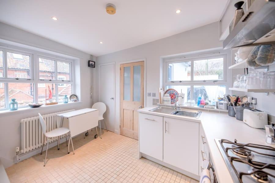 6 West Lane In Aldeburgh - Beautiful Cottage Near High Street エクステリア 写真